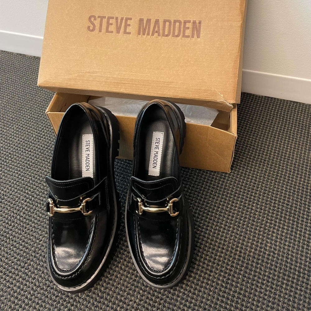 Brand new Steve Madden Lando Black leather platform loafers. Hard to find!
